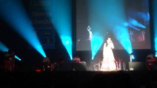 Shreya Ghoshal singing Pal Pal on Wembley London 30th April 2011