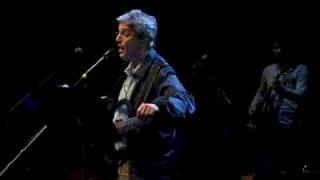 Caetano toca música inédita &quot;Falso Leblon&quot;