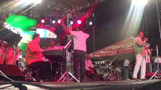 Tema, bajo , piano y bongo 50 aniversario de la salsa con salsoul en PONCE, P.R. 2015 ISMAEL MIRANDO