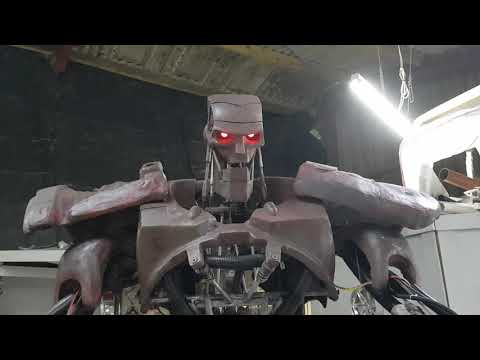 1:1 Scale ABC Warrior - Animatronic voice sound test - 2000AD 1995 Judge Dredd War robot