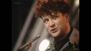 Blancmange - Living On The Ceiling (TOTP 1982)