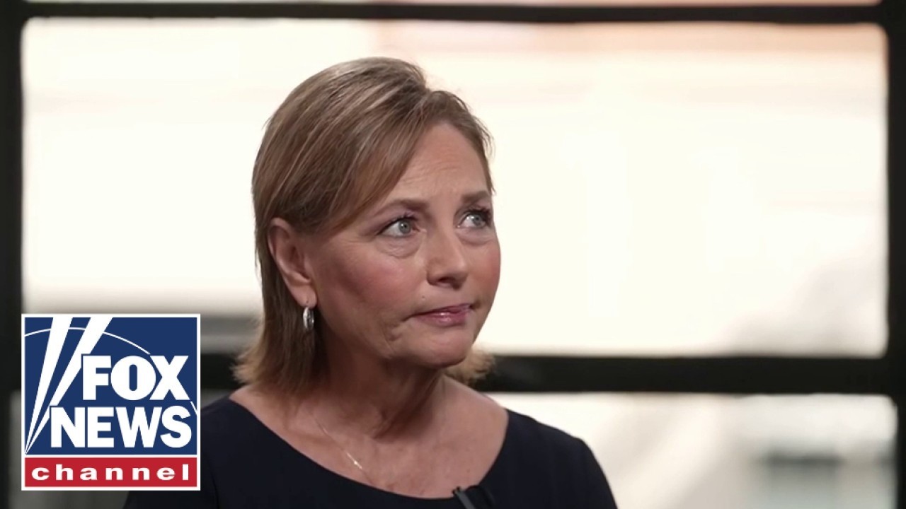 Darline Graham explains her how she differs from brother Lindsey