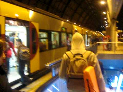 Vitor Borges no comboio dos atrasados (o último dos bodyboarders).