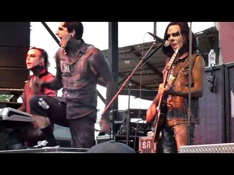Motionless In White - Underdog - Live 10-27-13 Lonestar Metalfest