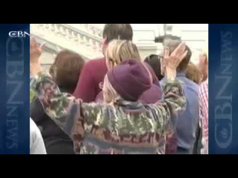 News Channel Midday Edition: May 3, 2011 - CBN.com