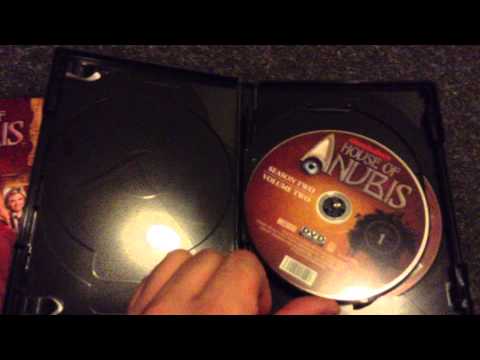 Sean Smart and Sean Smart (Studio Extras) 