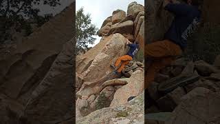 Video thumbnail of Desplome del Diedro, 6B. La Pedriza