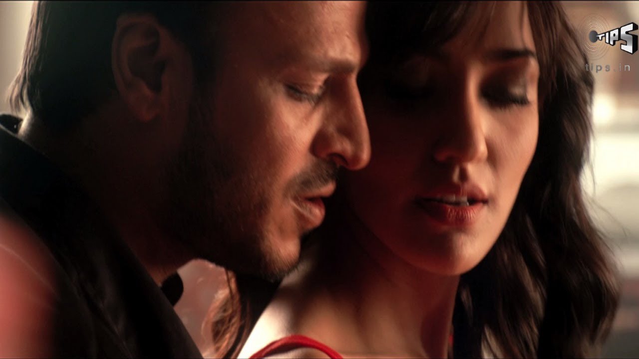 Thoda Thoda Lyrics  | Jayanta Bhai Ki Luv Story | Vivek Oberoi, Neha Sharma | Jigar Saraiya, Shreya Ghoshal | Jigar Saraiya, Sachin Sanghvi