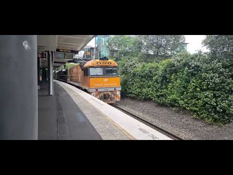 11/03/22 1435 passing Epping