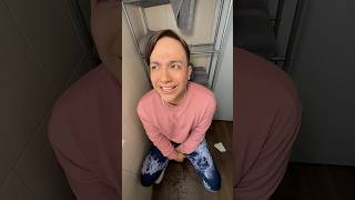 Cuando estás en el baño y no te dejan en Paz😭😂!