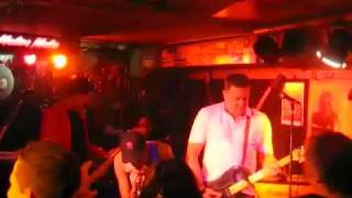 Uit de Sloot - You're Just a... (original by The Ruts)