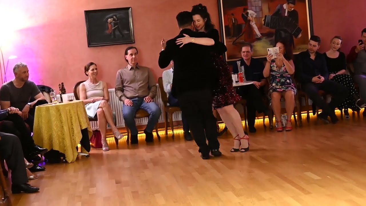 Video thumbnail for Sebastian Arce & Maria Casán: Milonga "Reliquias porteñas"
