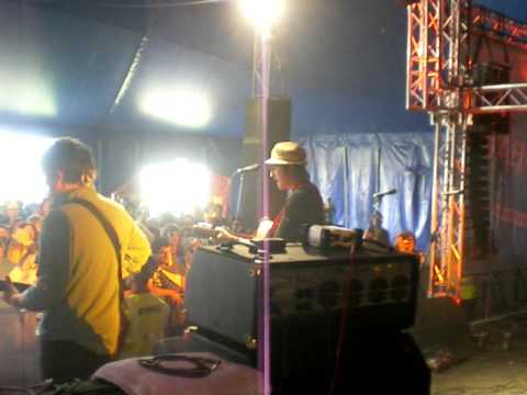 hi 5 alive and ronnie falconer t in the park 08