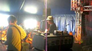 hi 5 alive and ronnie falconer t in the park 08