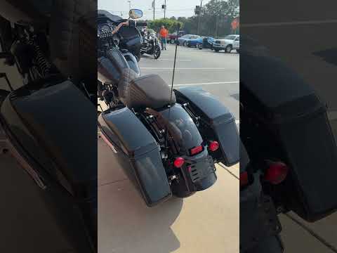 2022 Harley-Davidson® Road Glide® Special Vivid Black - Black Finish