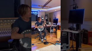 Keith Urban: LIVE - Never Comin Down (URBAN UNDERGROUND)