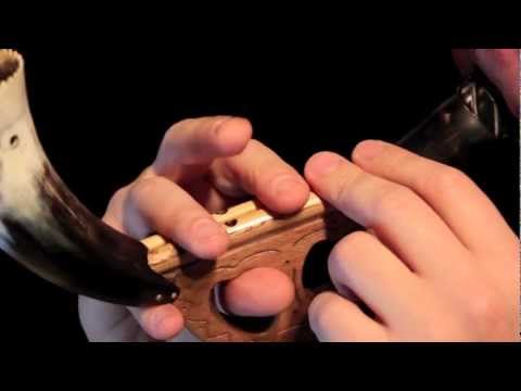 Albokerue.com - Mutil txaleko gorri - Alboka