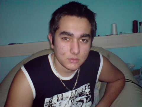 Albanischer Rapper Toni