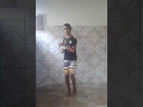 Passinho do Galeroso- mc gato o bum bum dela meche