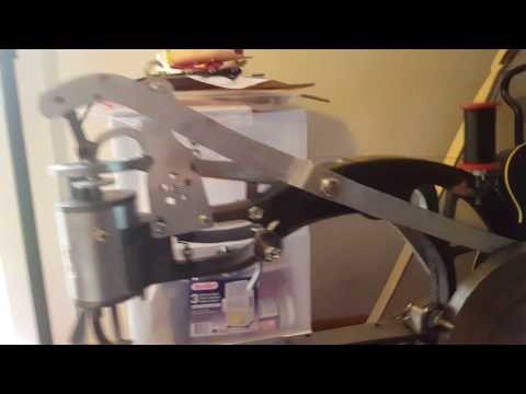 Chinese shoe repair leather sewing machine manual hand cranked. It won't work.  Help!