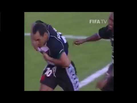 Edmundo (Vasco) - 08/01/2000 - Vasco 3x1 Manchester United-ING - 1 gol