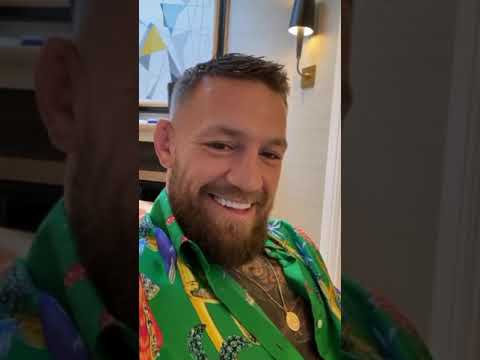 Conor Mcgregor smiles and winks😂😉