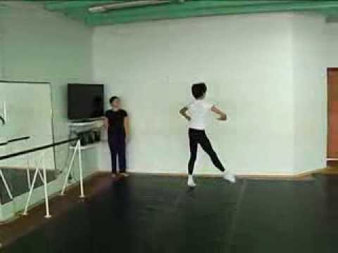 Bailarino uberlandense se prepara para seguir carreira no exterior - 13/03/2015