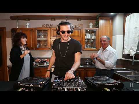 When Your Parents are Your Biggest Fans #9 - Tony Zuccaro live In The Kitchen