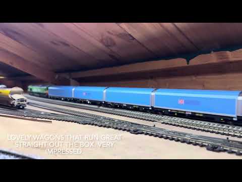 Revolution trains new OO gauge WIA car carriers on test.