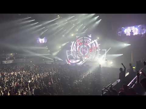 Andy C @ Wembley 23.10.21, Easier - CamelPhat Feat. Lowes (Sub Focus Remix)