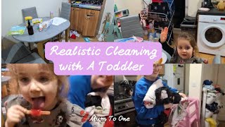 Download lagu When Your Toddler “Helps” You Clean 😅 | Realistic Evening Kitchen Clean With Me | Mum To One  mp3