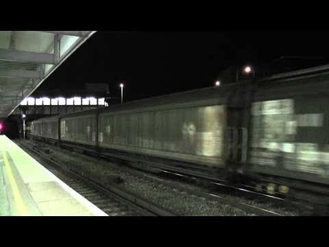 (HD) EWS Livery 92001 'Victor Hugo' Passes Tonbridge, Working 6D35 Cargowaggons