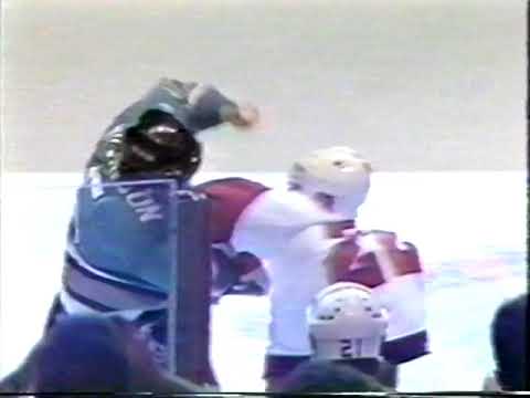 Neil Wilkinson vs Rick Tocchet (Newsclip 2) - Oct 31, 1991