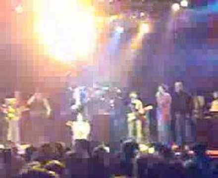 Mama Marias, Fido Guido, Gioman e Krikka Reggae per Vito War