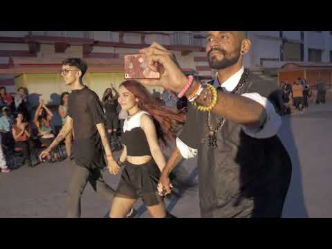 Desfile de Cierre en la pasarela de moda 2019