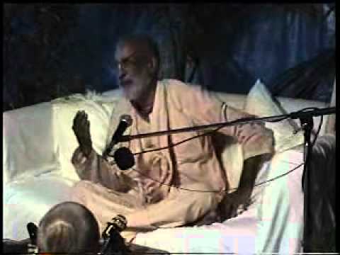 Srila Gurudeva gives class: Murwillumbah Dec 29 1998