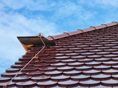 CREATON Biberschwanzdach mit eingebundener Biberkehle und Hechtgaube