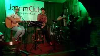 Video Sugar on The Floor live v jamm clubu