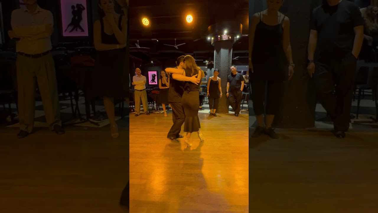 Video thumbnail for Hugo Patin & Celina Rotundo. Tango lesson: Molinete. Marabú. Buenos Aires 12/29/2024