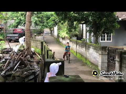 Dikagetin ame pocong 🤣🤣🤣😂😂😂