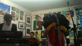 Gary Wilson @ End of an Ear - Part 2 - SXSW 2011 - 6.4 = Makeout