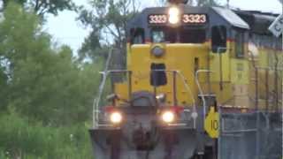 preview picture of video 'B&P railroad train going through  town. part 1'