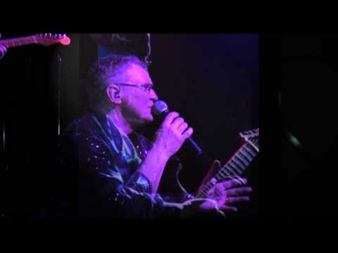 130227 Visions - The Red Strats