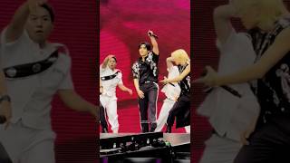 Download lagu JJAM 250726 PARIS🇫🇷 🐰HAPPY BIRTHDAY LEE KNOW😺🎂 mp3