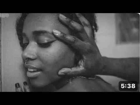 Men bon plumen Manze fè krèy a Kouzen l video sa pa pou timoun