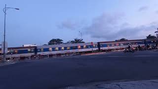 [5488] Tàu SE20 qua chắn (01.05.25 - 18h13)