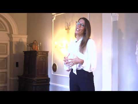 How To Shape the Next Generation of Female Leaders in 4 Steps | Gaëlle Deschamps | TEDxVezins