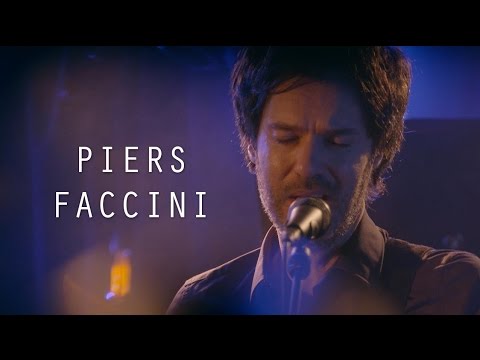 PIERS FACCINI - BRING DOWN THE WALL - LIVE @ LE PONT DES ARTISTES #10