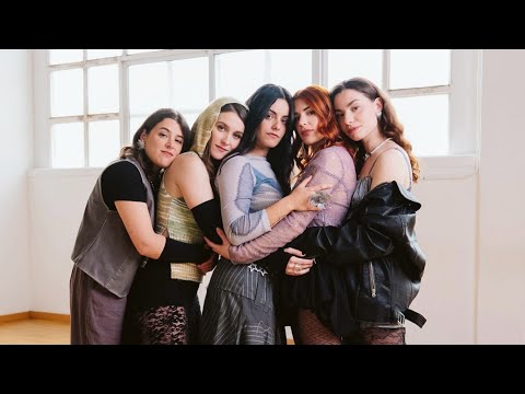 Quen é a que canta? - Tanxugueiras, Fillas de Cassandra (lyrics/letra)