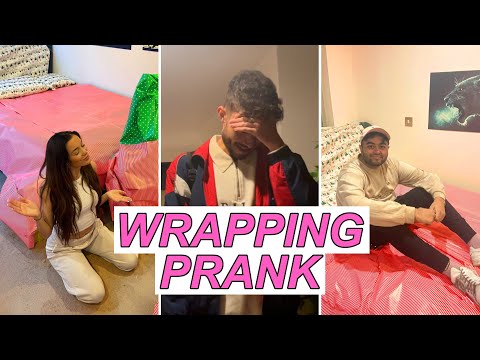 CHRISTMAS WRAPPING MY BESTFRIENDS ROOM *PRANK!*